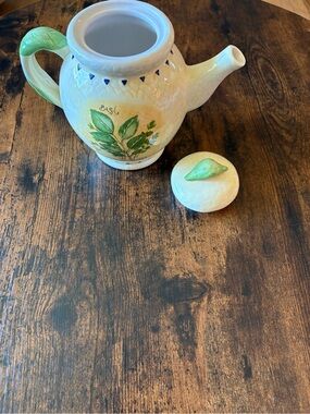 Hand-Painted Basil Ceramic Teapot - Yellow & Green